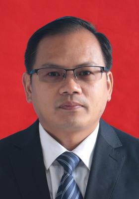 冯勇
党总支部副书记，校长提名人